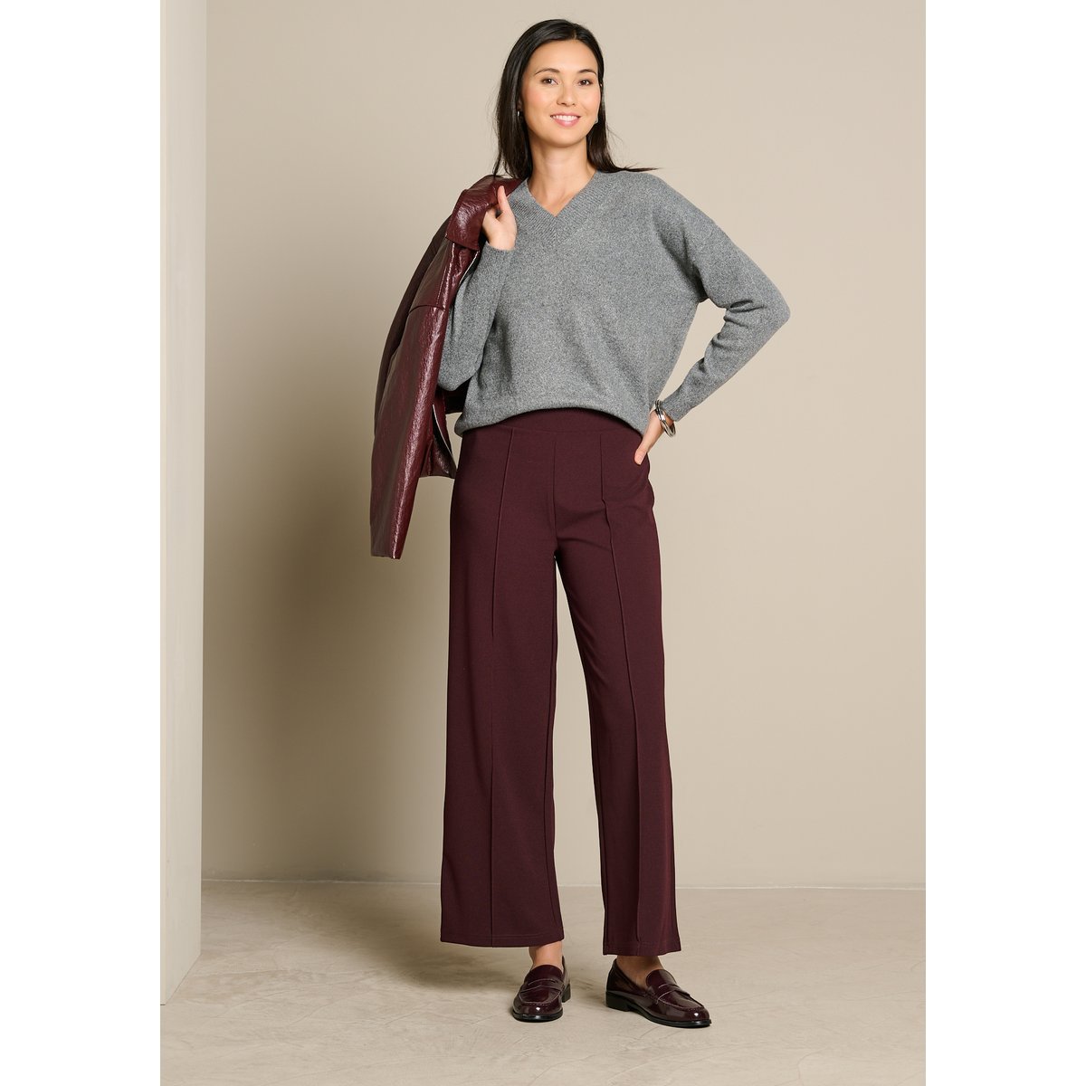 Pull col V en maille gris, LOLALIZA