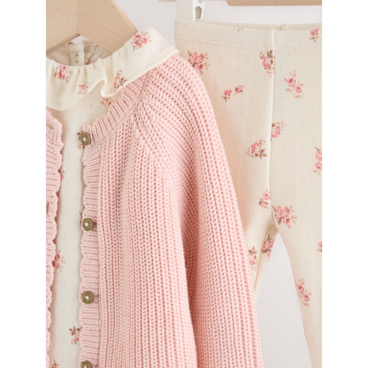 Cardigan bébé, ensemble 3 pièces body fleuri blanc, legging avec maille rose, NEXT