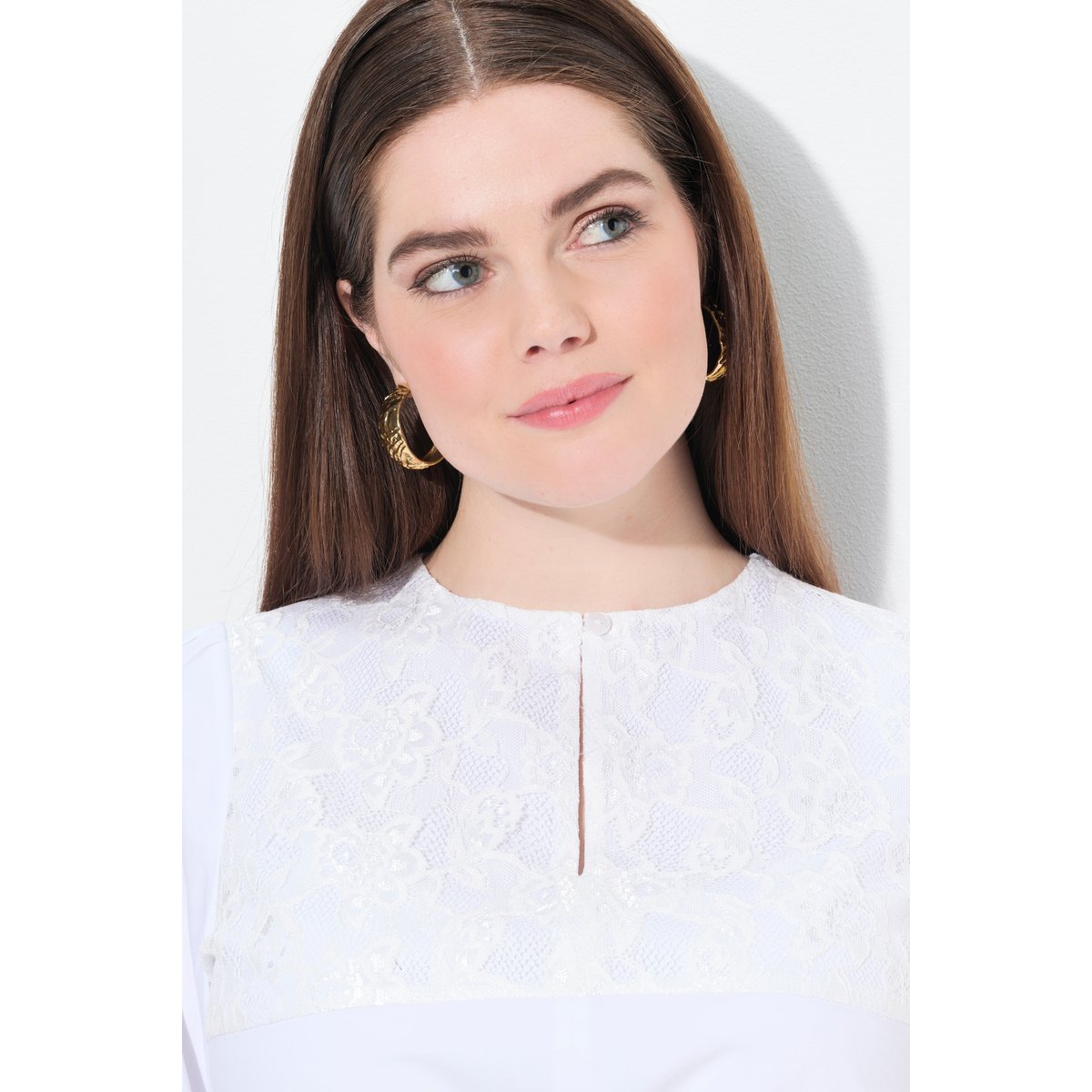 Chemisier traditionnel Dirndl. Dentelle et blanc neige, ULLA POPKEN