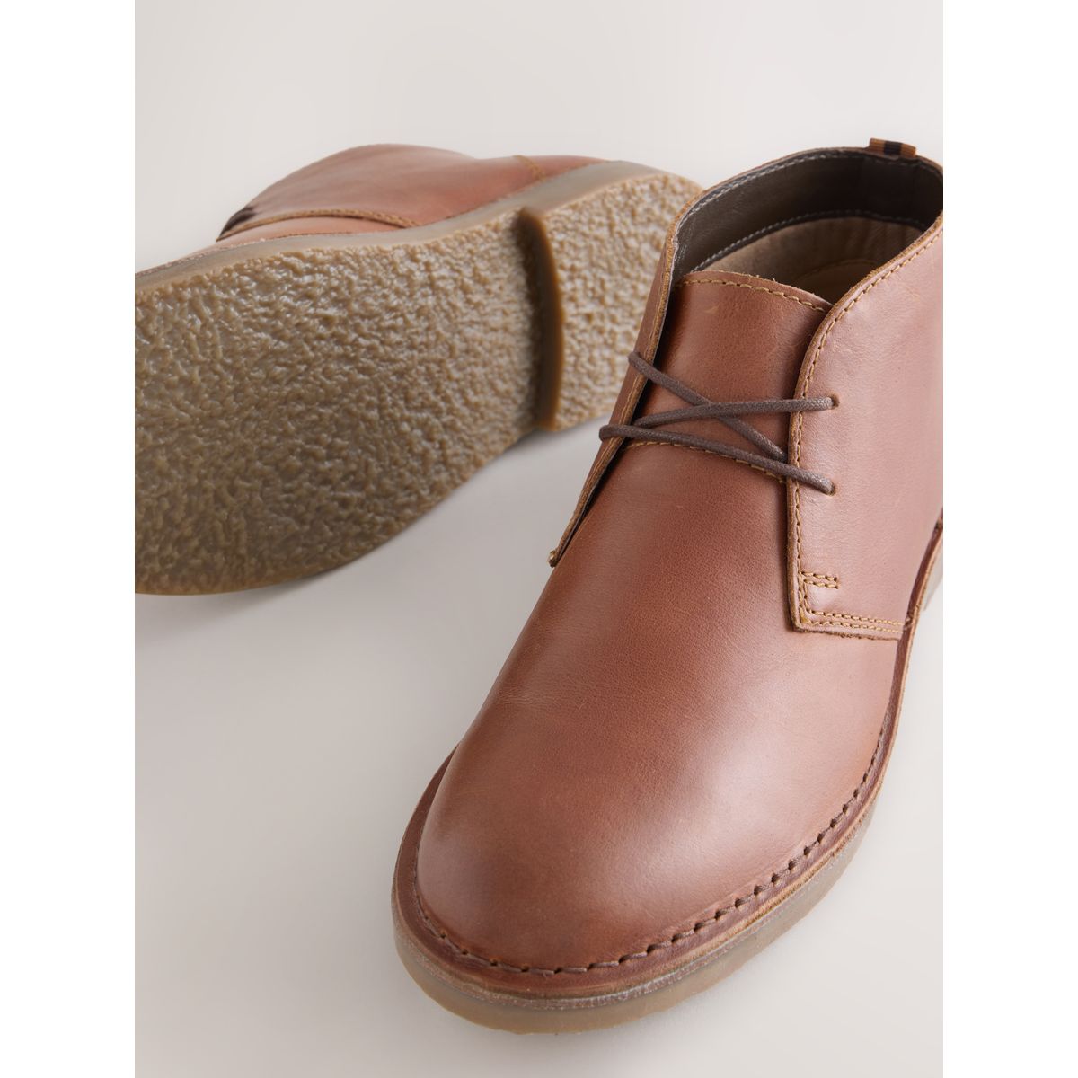 Bottines chukka en cuir marron fauve, NEXT