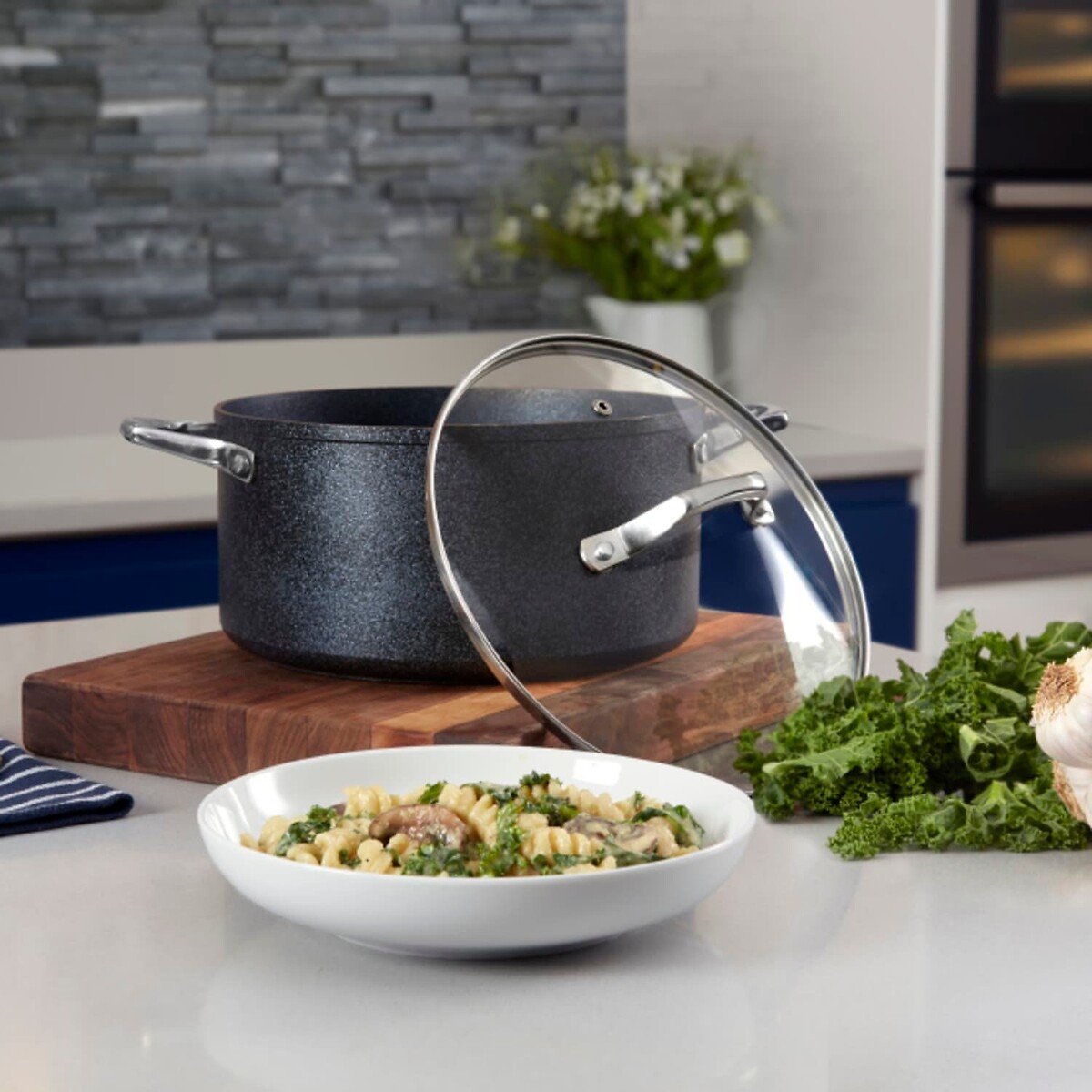 24cm TruStone Casserole black, TOWER
