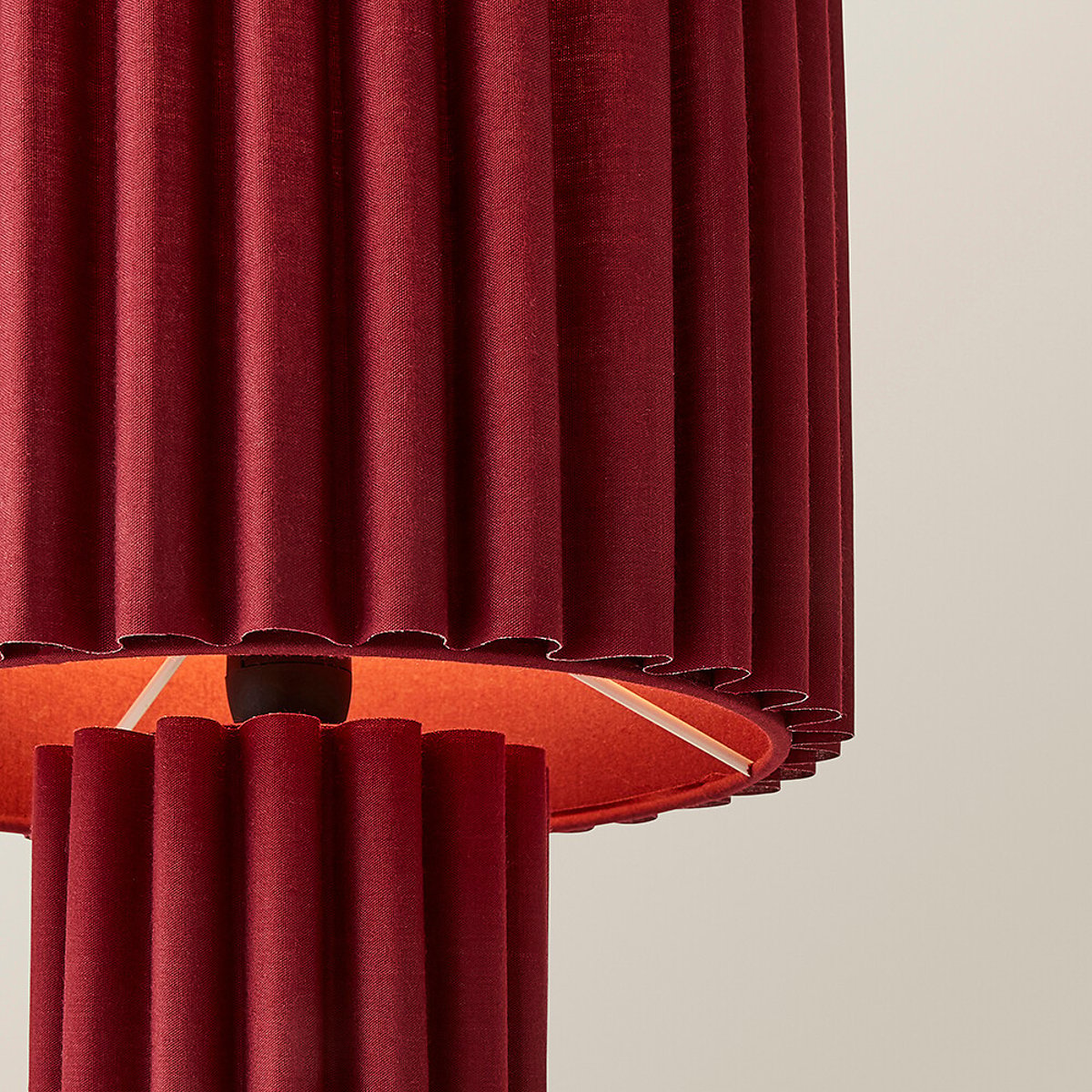 Lucinda Colour Drench Ribbed Full Fabric Table Lamp red, SO'HOME