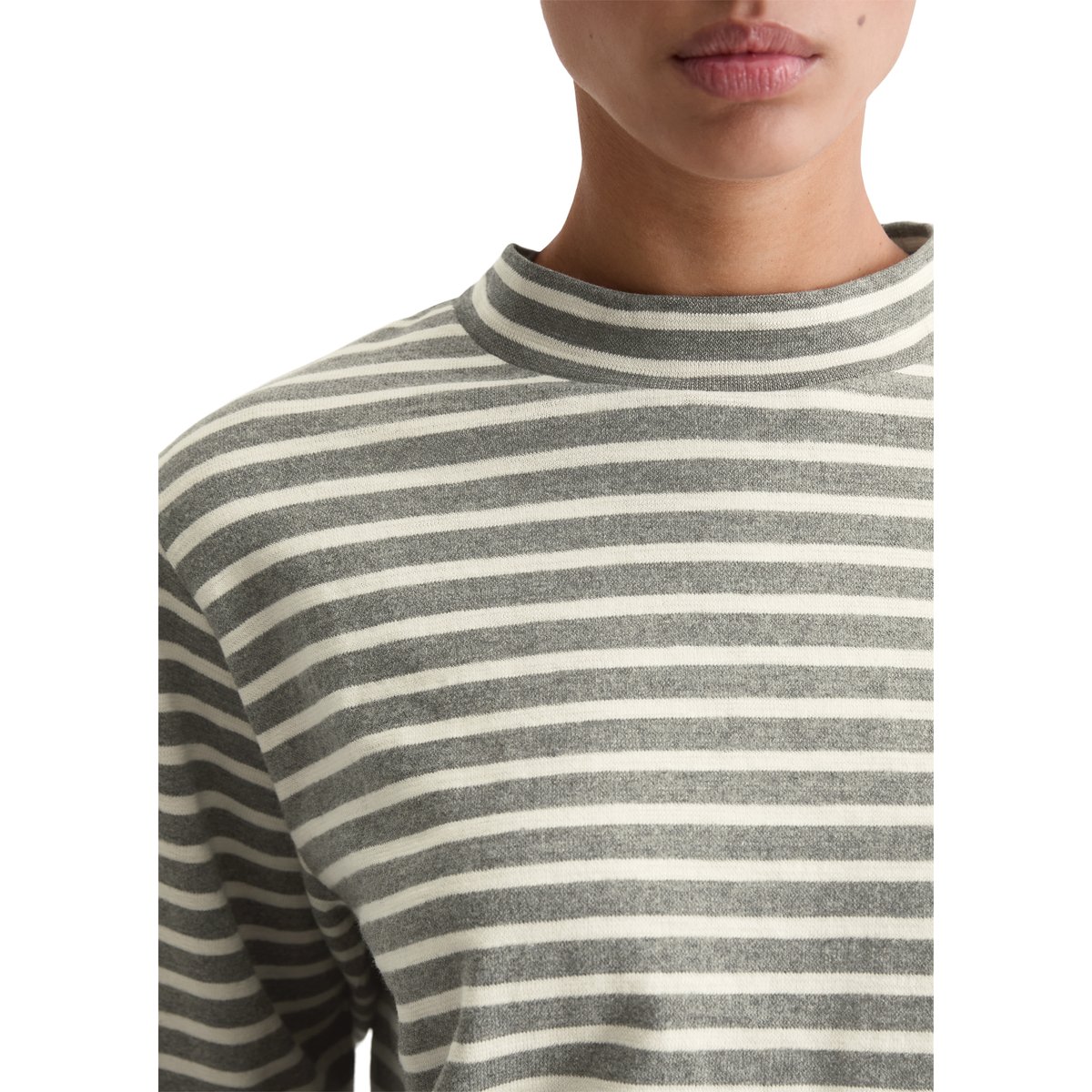 T-shirt long à col roulé rayé regular en jersey heavy slub teint en fil gris foncé, MARC O'POLO