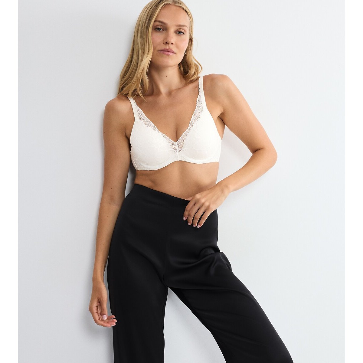 Soutien-gorge BODY MAKE-UP ILLUSION LACE WP ecru, TRIUMPH