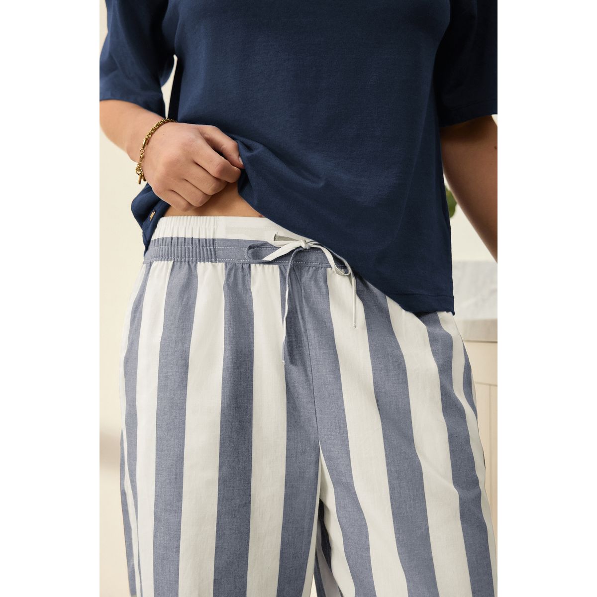 Pyjama en mélange de coton à manches courtes bleu marine rayé, NEXT