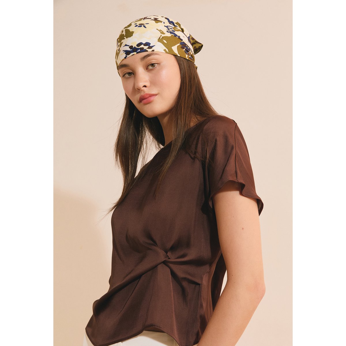 T-shirt drapé avec nœud satiné HANS chocolat, ETAM