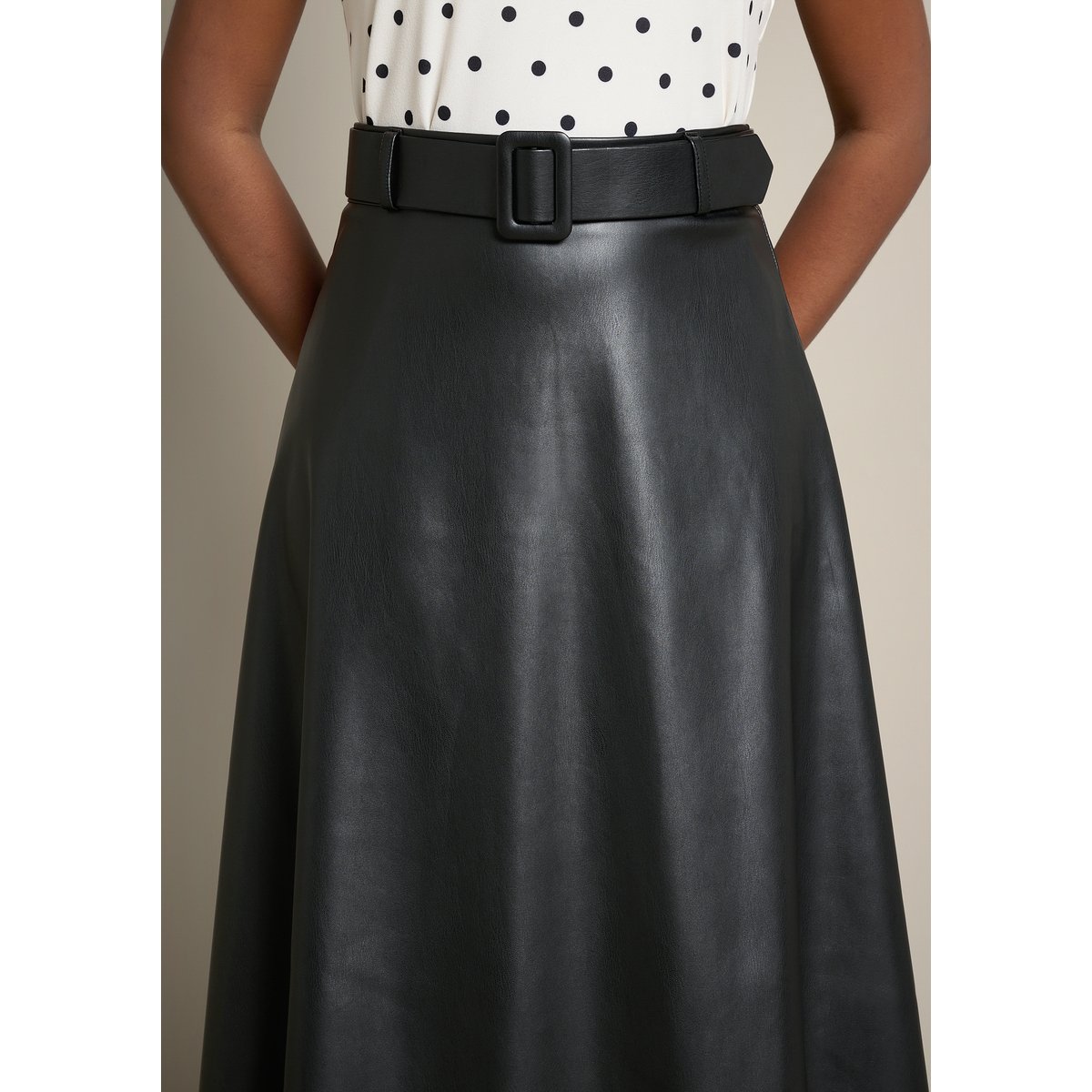 Jupe midi évasée effet cuir noir, LOLALIZA