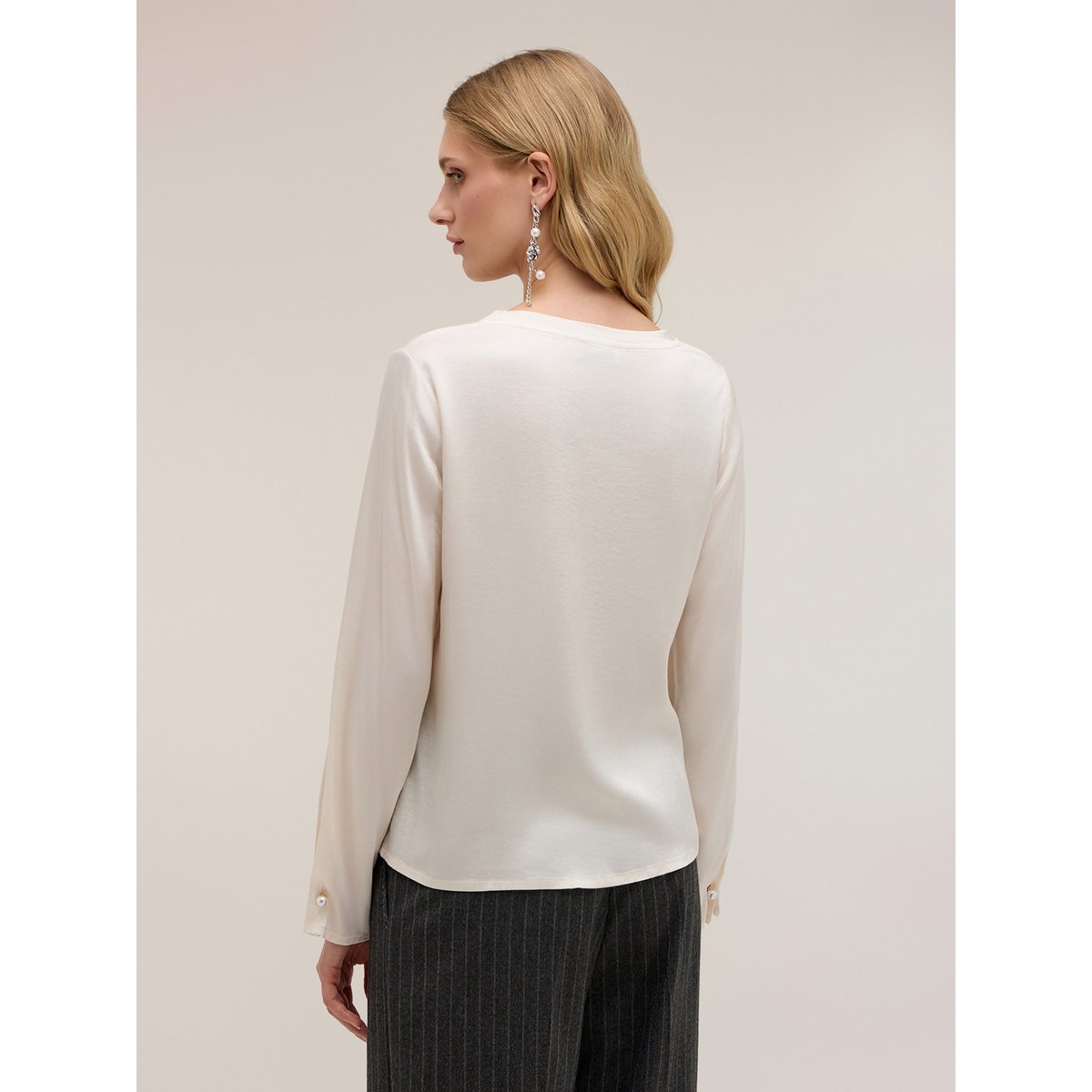 Blouse avec boutons de manchette à perle The Tailoring Lab blanc, MOTIVI