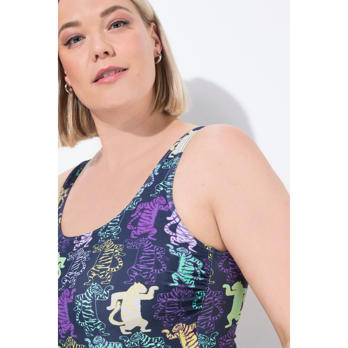 Maillot de bain sans bonnets souples. Motif pétrole foncé, ULLA POPKEN