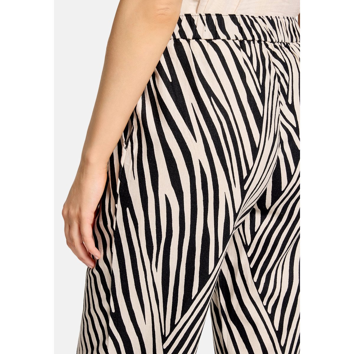 Jupe-culotte à pinces noir/beige, BETTY BARCLAY