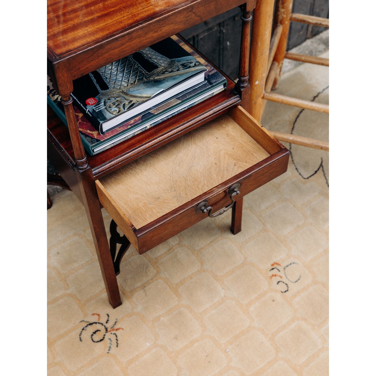 Table d'appoint en bois Francine N°338 - Bon état bois, DEBONGOUT