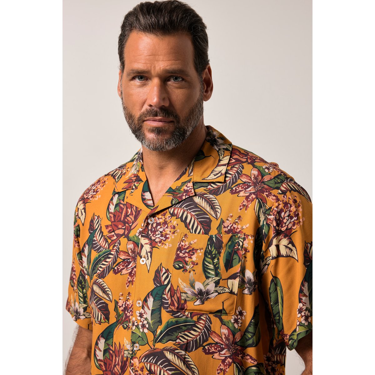 Chemise en viscose imprimé all-over. Manches curry, JP1880
