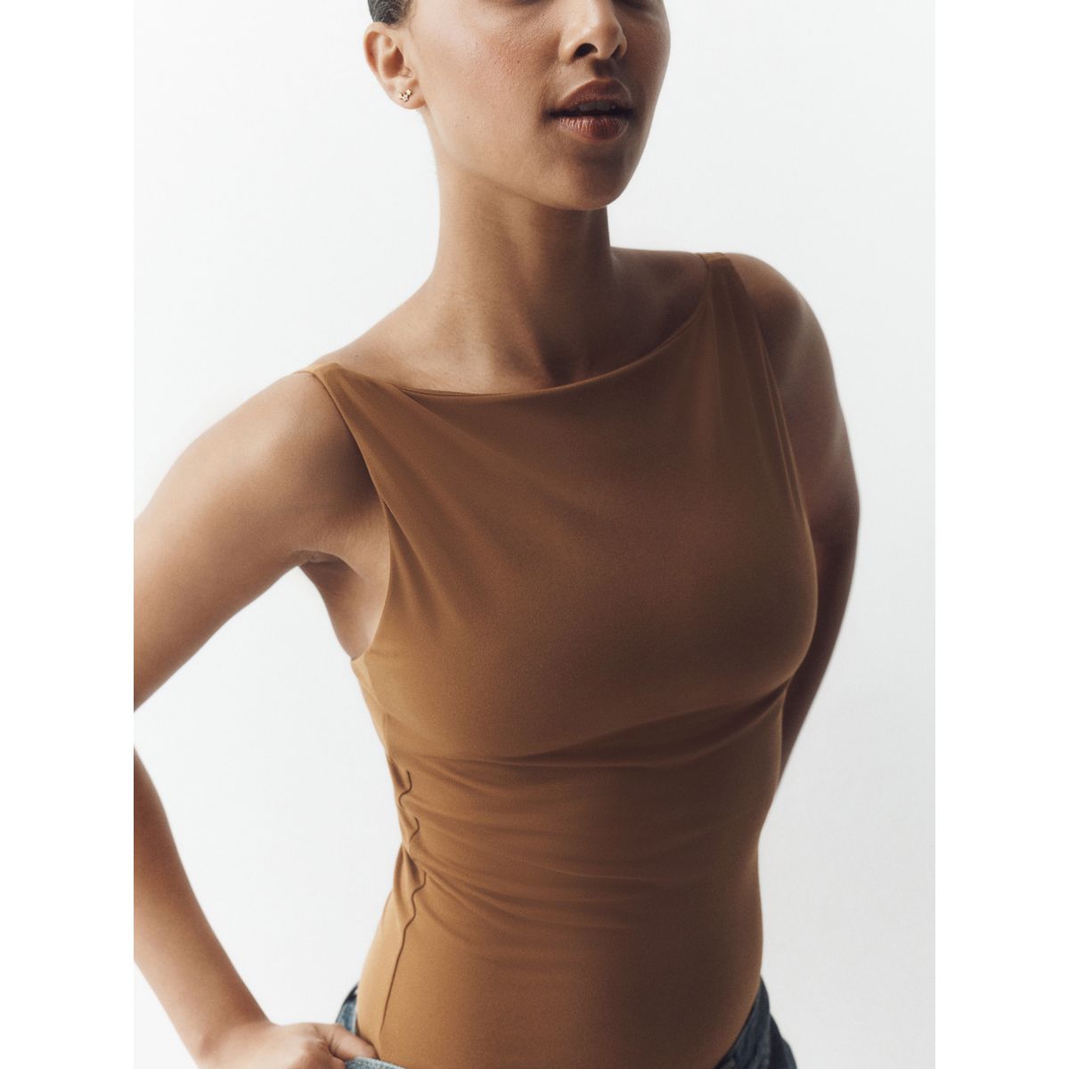 Haut à col bateau et soutien-gorge intégré marron chocolat, NEXT