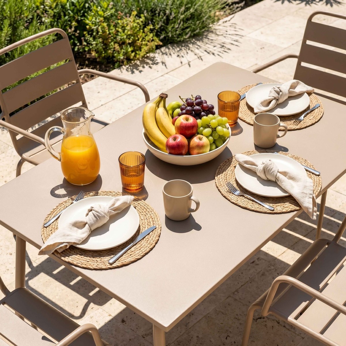 Table de jardin et 4 fauteuils en métal, PALAVAS taupe, OVIALA