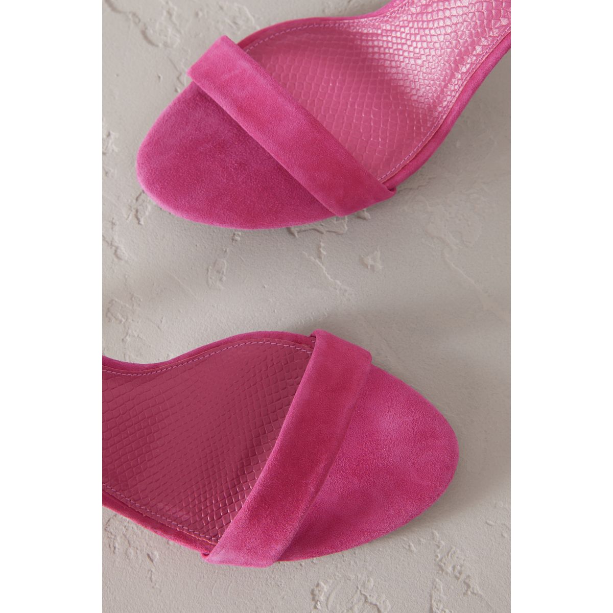 Sandales mi-hautes à bout rond et boucle rose, NEXT
