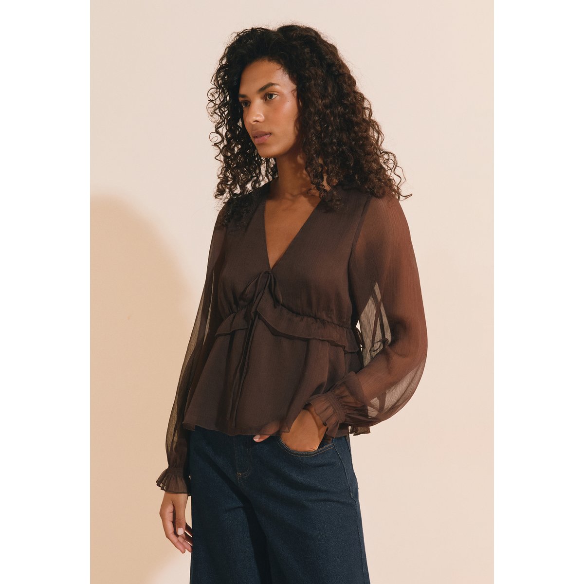Blouse à volants avec manches transparentes BIANCA chocolat, ETAM