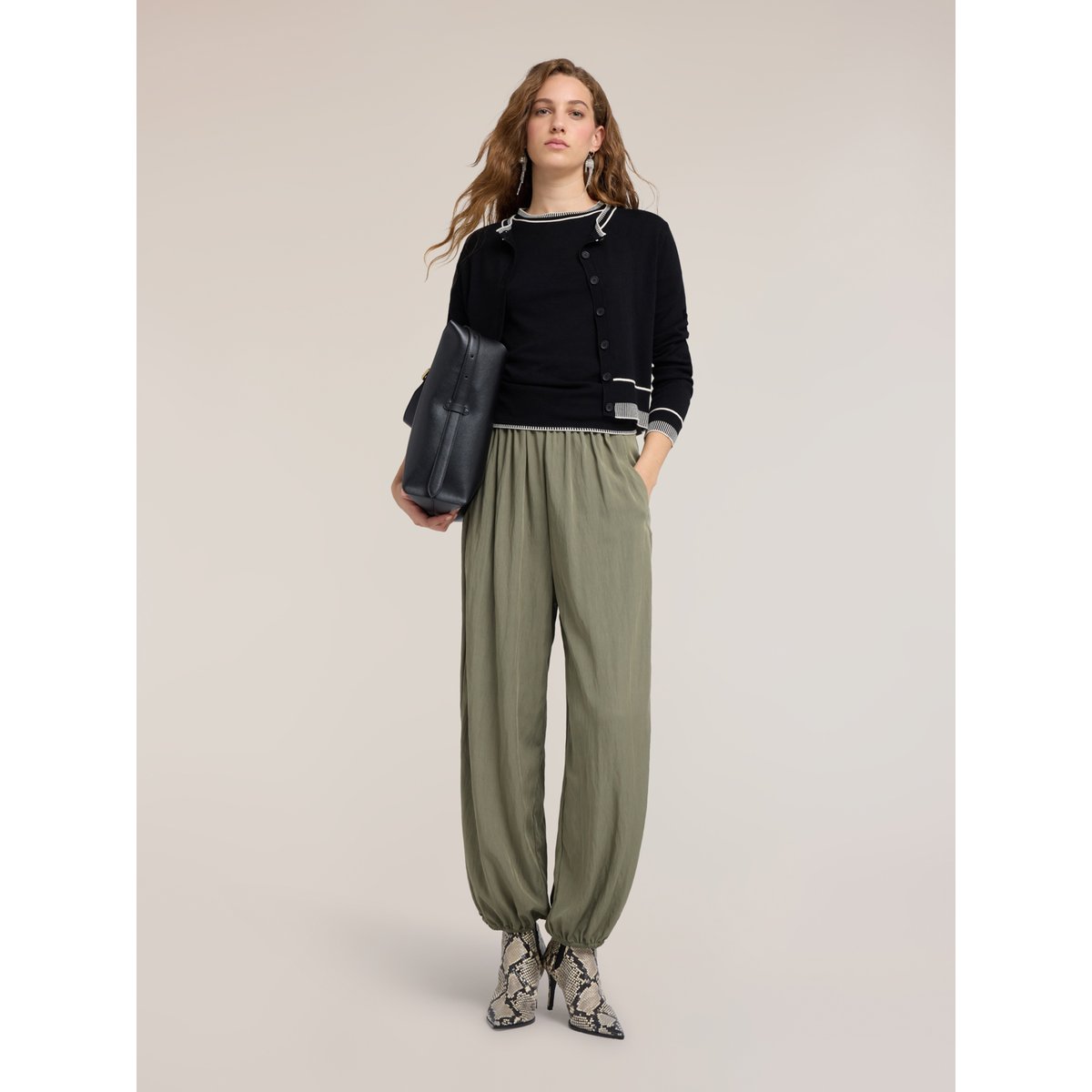 Cardigan court avec bordures contrastées noir, MOTIVI