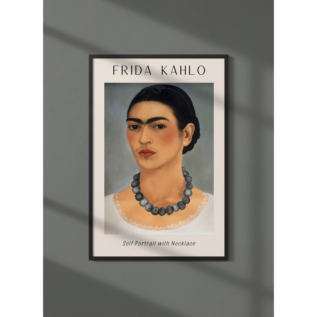 Affiche Frida Kahlo « Self Portrait with Necklace » blanc, L'AFFICHERIE