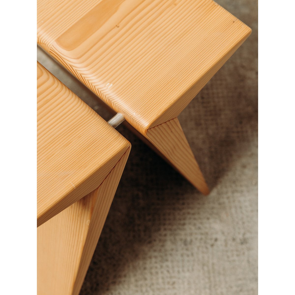 Tabouret en bois massif Axel N°369 - Bon état bois, DEBONGOUT