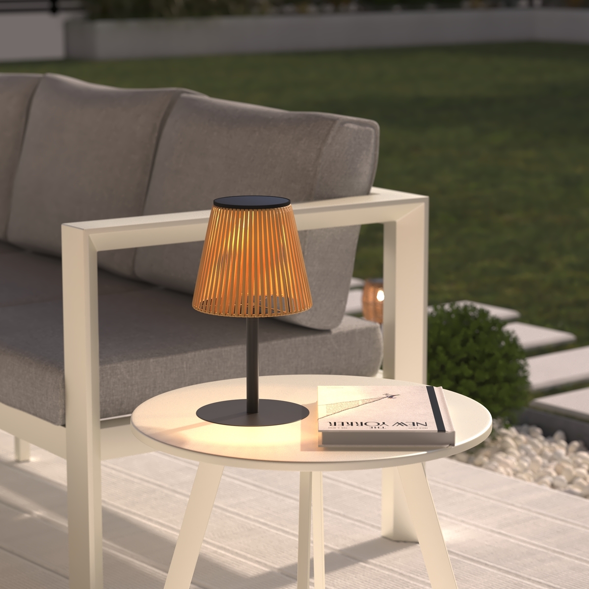 Lampe d'extérieur solaire USB en résine tressée et acier KESSY beige, ATMOSPHERA