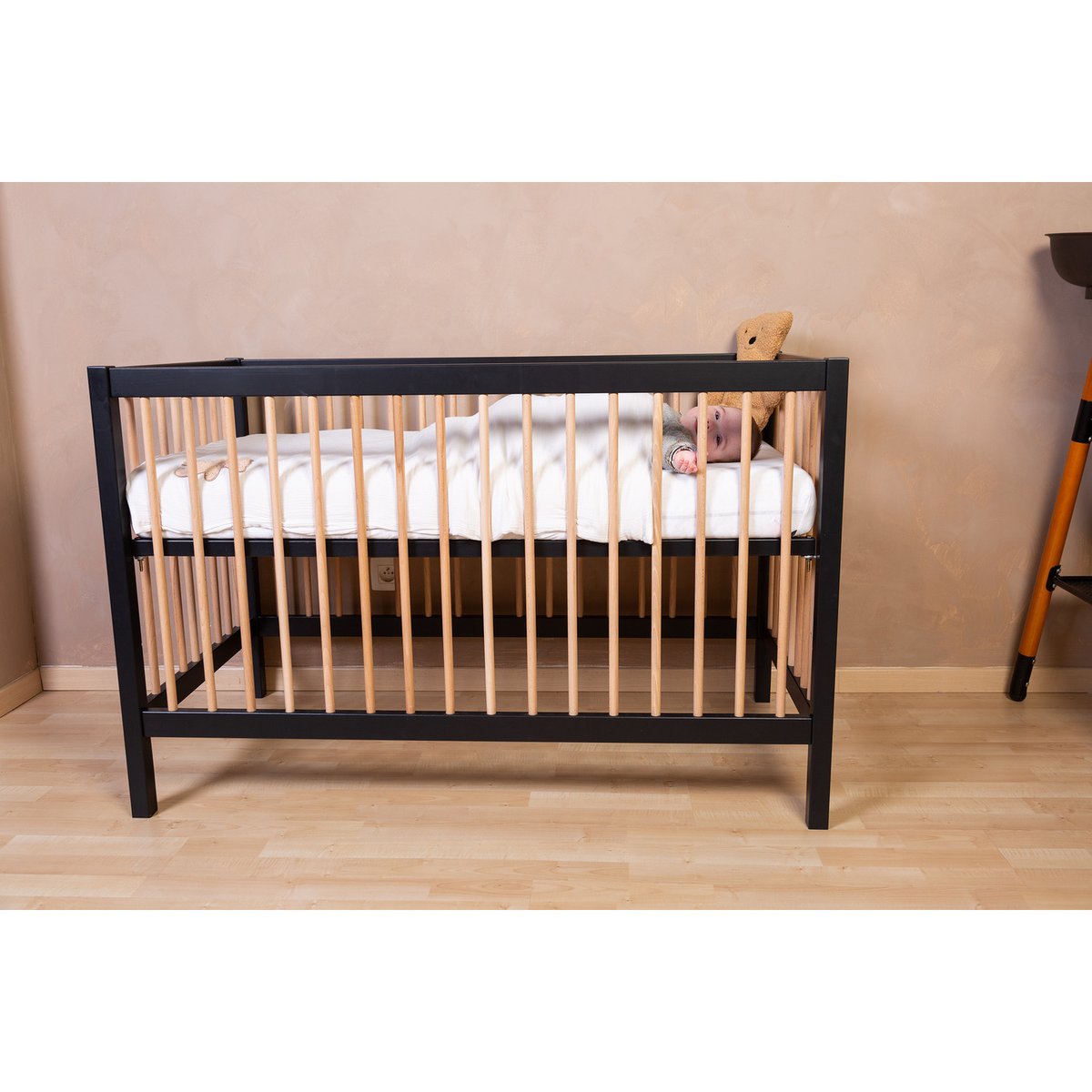 Lit bébé sommier à lattes hauteur réglage 120x60 cm noir, CHILDHOME