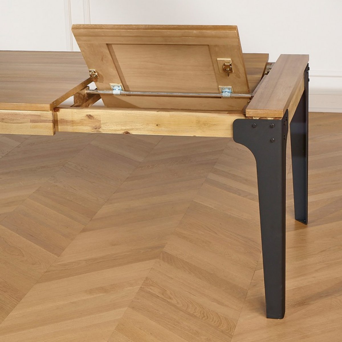 Table rectangulaire en acacia 1 rallonge 8/10 couverts BALTIMORE noire, ROBIN DES BOIS