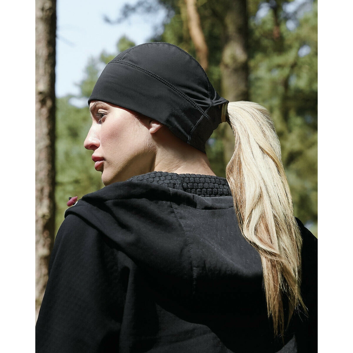 Bonnet noir, BEECHFIELD