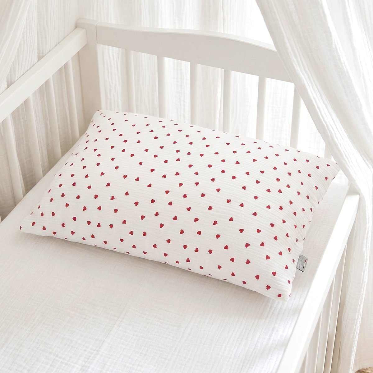 Taie d'oreiller réversible en gaze de coton LOVIO rouge, SEVIRA KIDS
