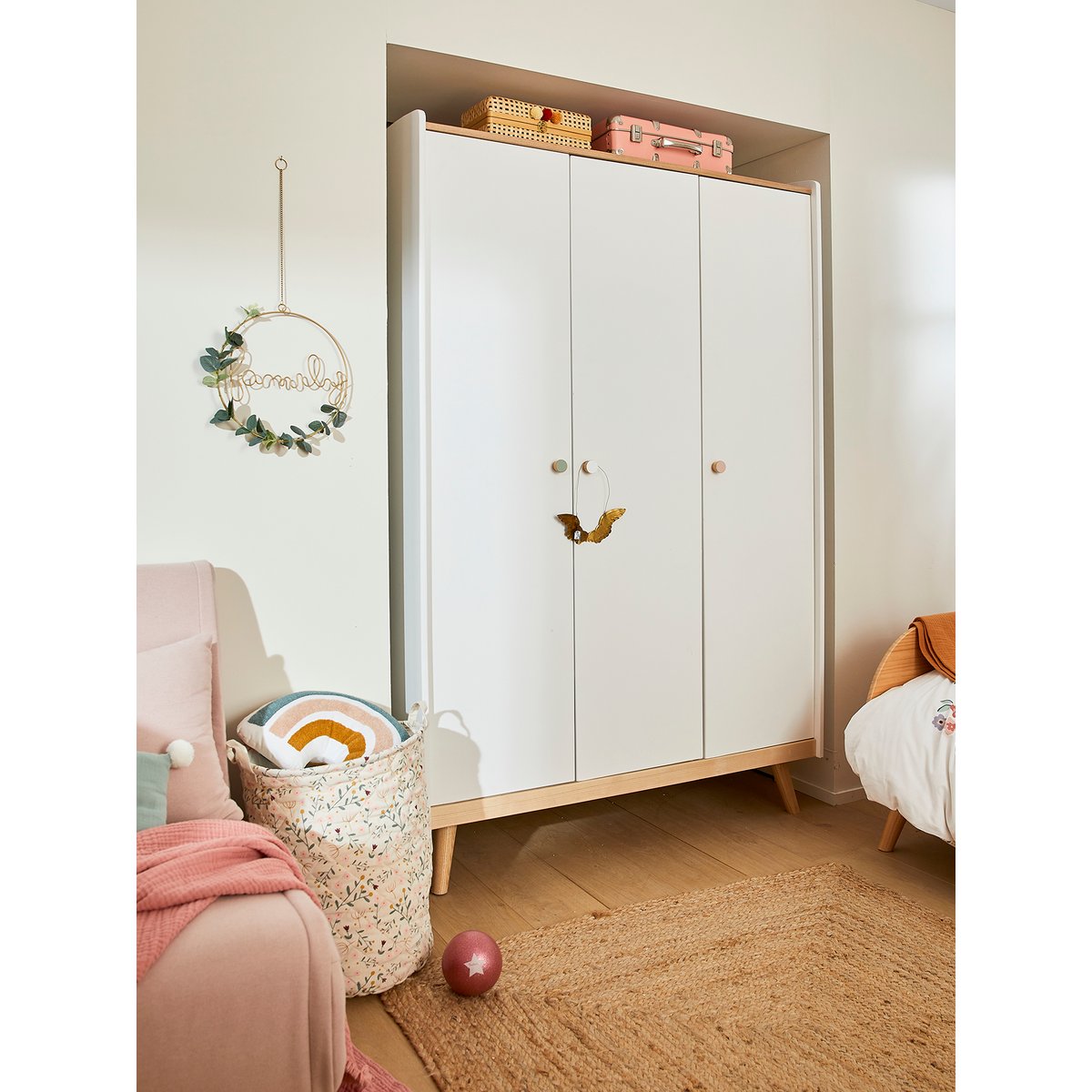 Armoire 3 portes LIGNE CONFETTI blanc/bois, VERTBAUDET