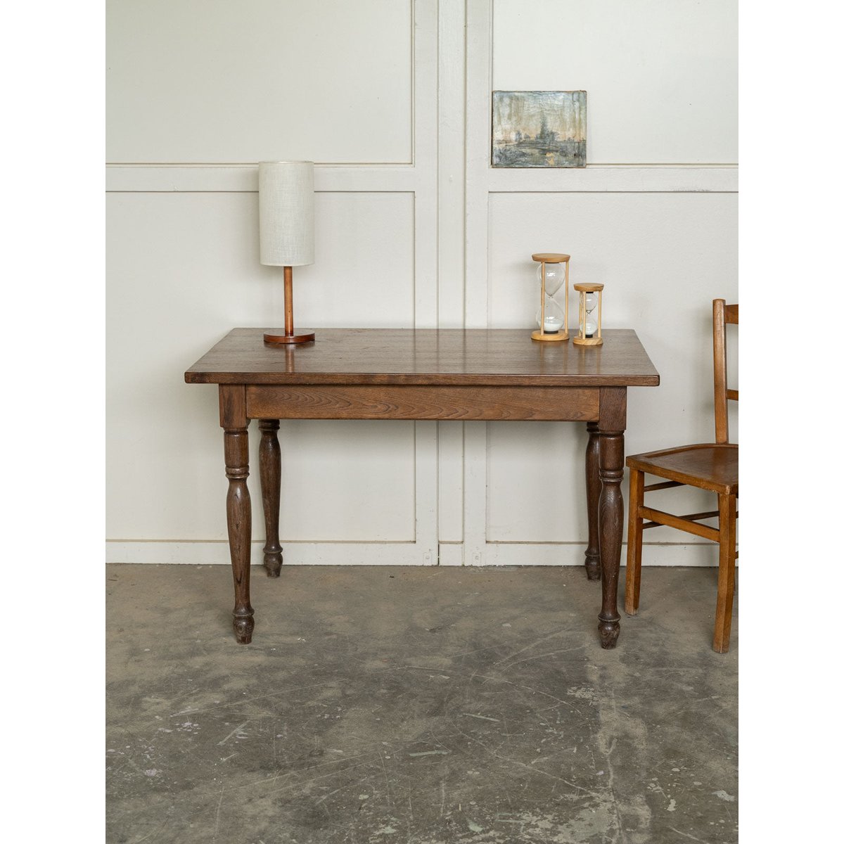 Table à manger en chêne Romy N°1555 - Bon état bois foncé, DEBONGOUT