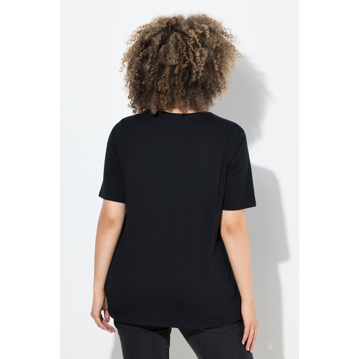 T-shirt coupe Regular. Col rond et manches noir, ULLA POPKEN