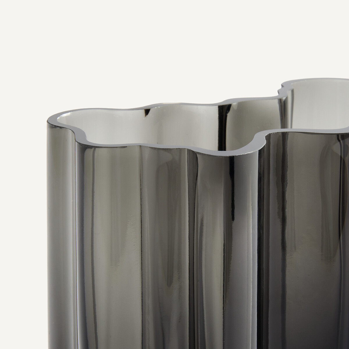 Vase en verre soufflé, hauteur 18 cm, ISSEY gris fumé, AM.PM