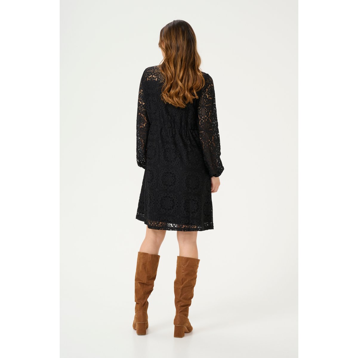 Robe noir pitch black, CREAM