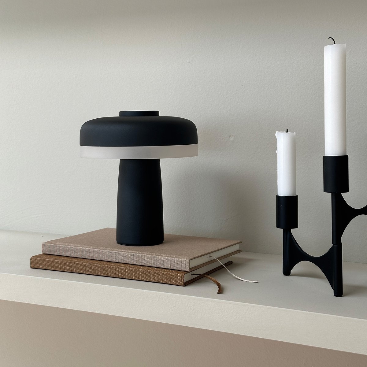 Lampe à poser LED Porter Indigo noir, DYBERG LARSEN