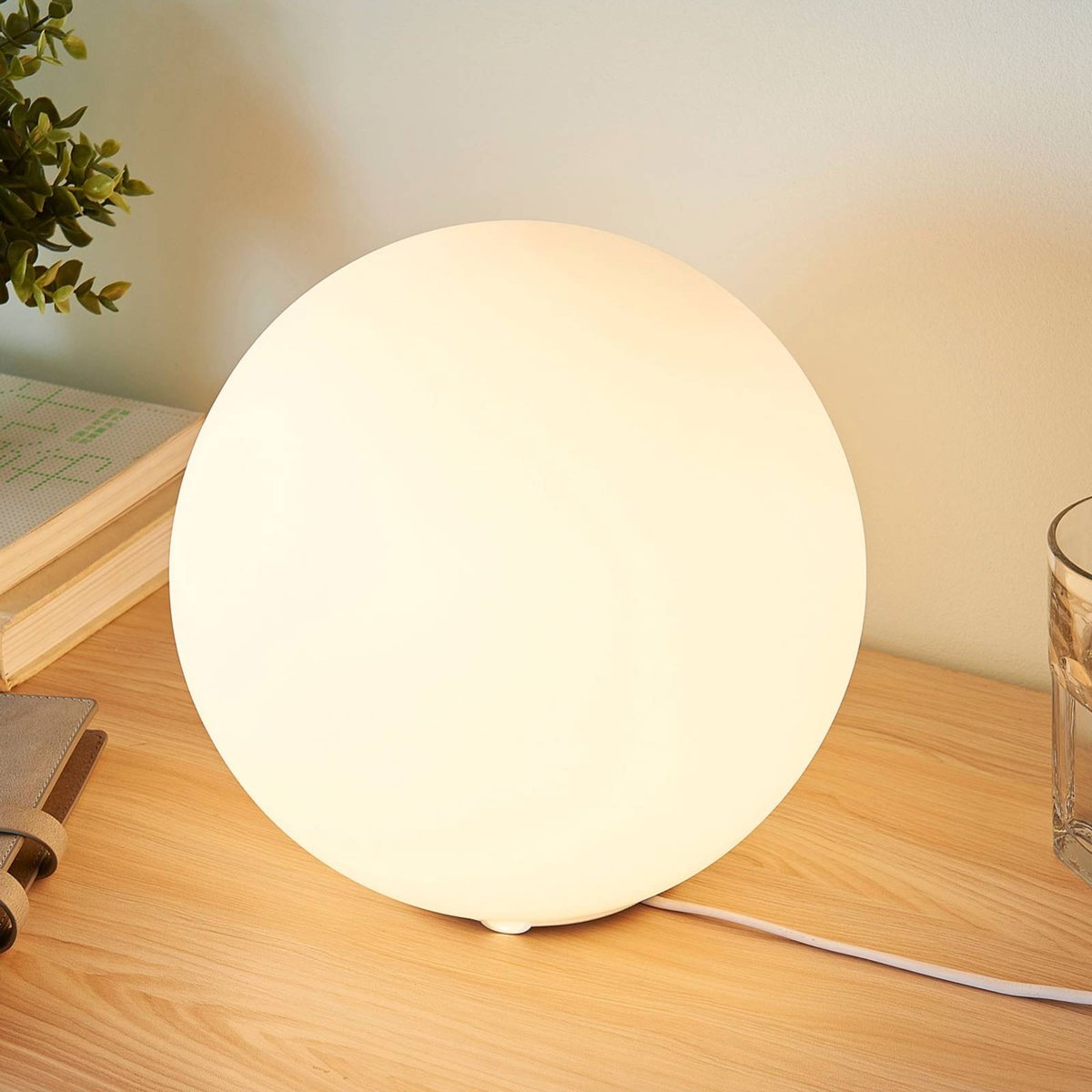Lampe à poser en verre moderne, Marike blanc, LINDBY
