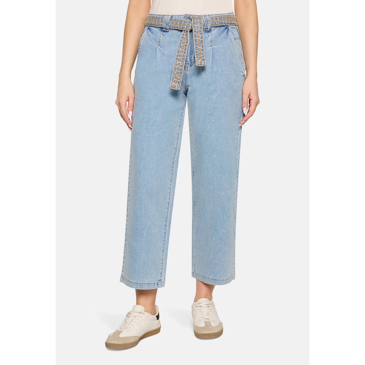 Jean d'été à broderies light blue denim, CARTOON