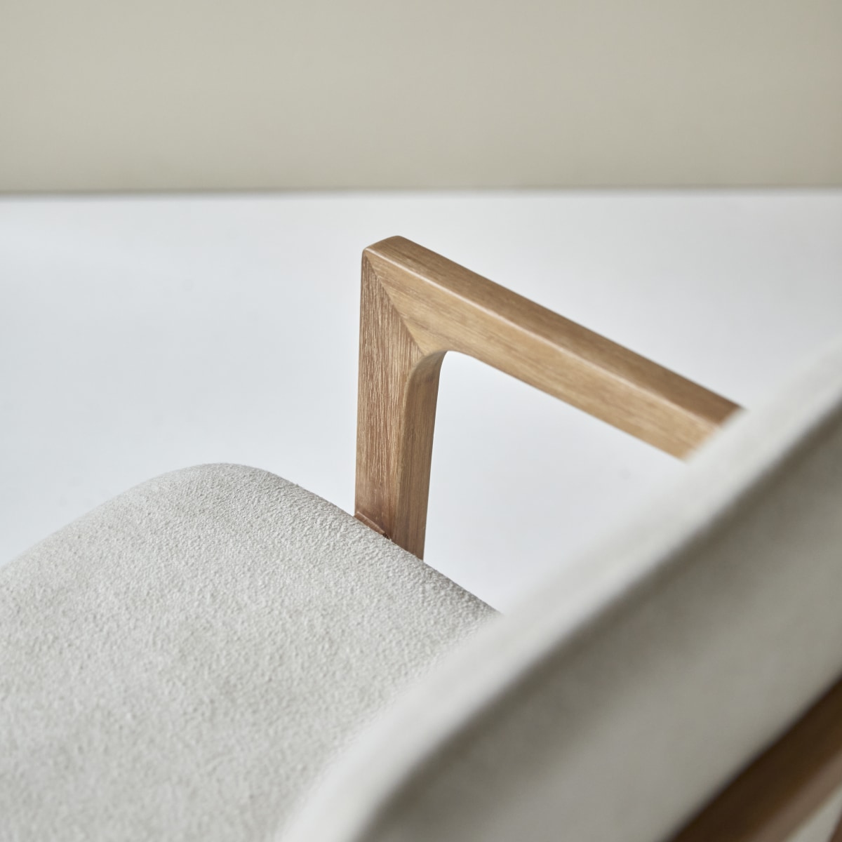 Fauteuil en Acacia massif, VIKTOR beige, TIKAMOON