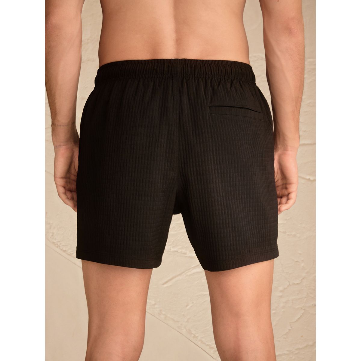 Short de bain brodé à texture gaufrée 5 po noir, NEXT
