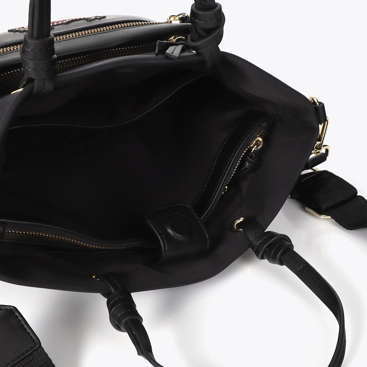 Sac à bandoulière avec patchs et broderies noir, LOLA CASADEMUNT
