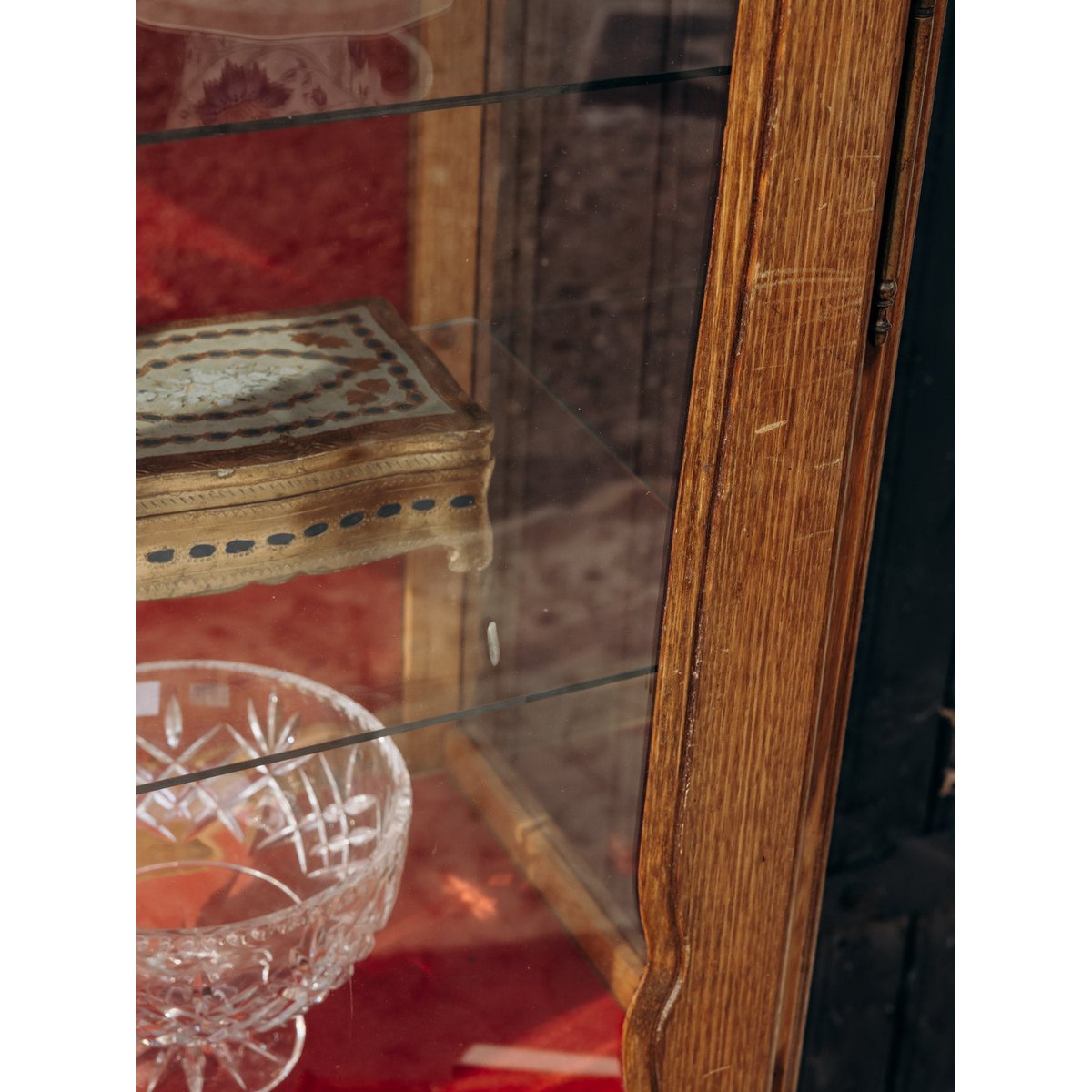 Vitrine en chêne massif Victoria N°1292 - Bon état bois clair, DEBONGOUT