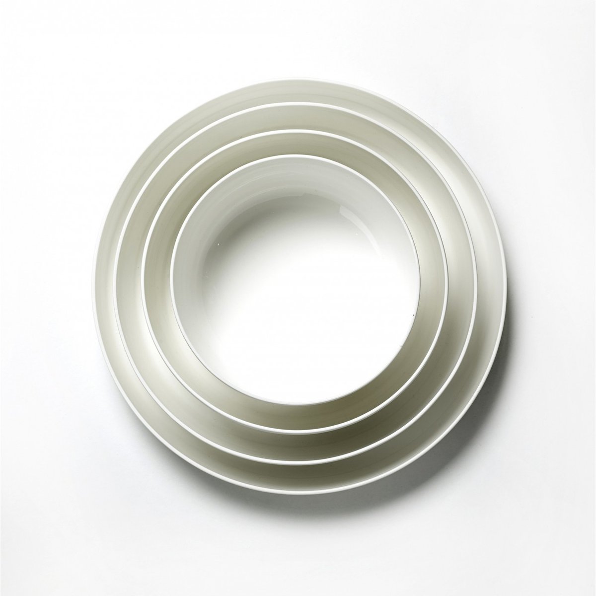 Assiette Haute Blanche S Diam 16 Base blanc mat à l'extérieur et blanc brillant à l'intérieur, SERAX