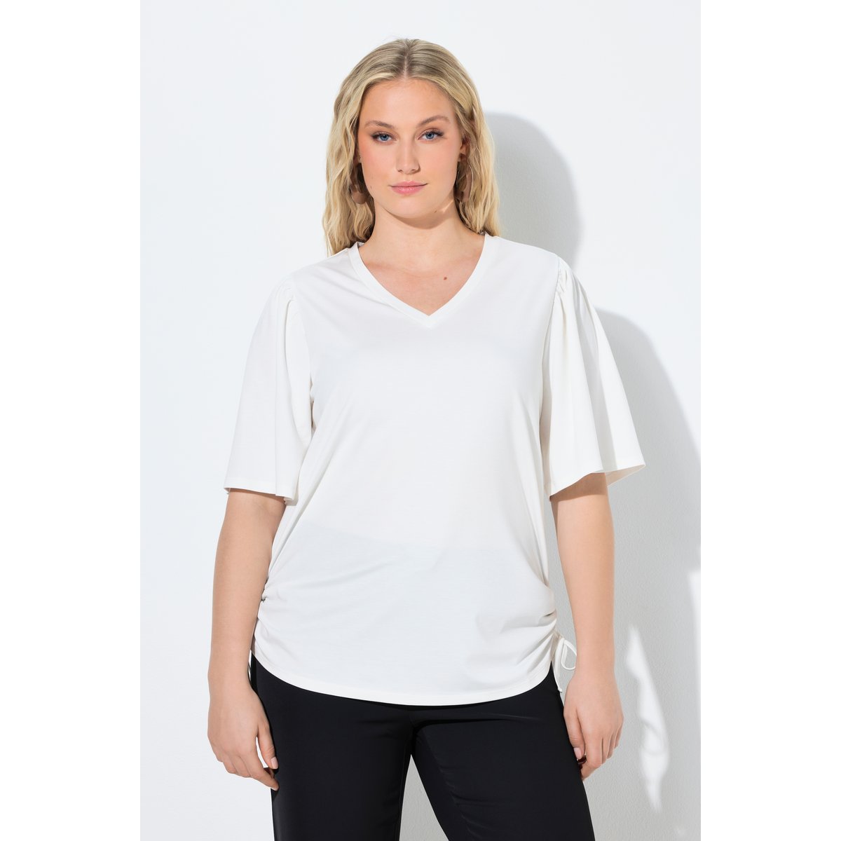 T-shirt décolleté en V et manches courtes blanc cassé, ULLA POPKEN