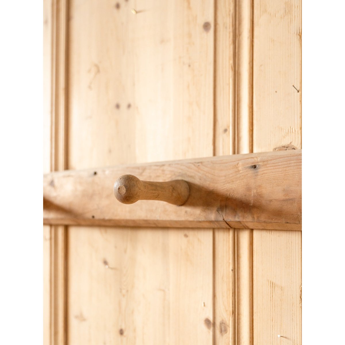 Porte-manteau mural en bois Max N°414 - Bon état bois clair, DEBONGOUT