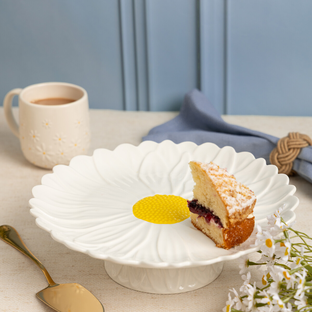 Daisy Cake Stand white, PRICE & KENSINGTON