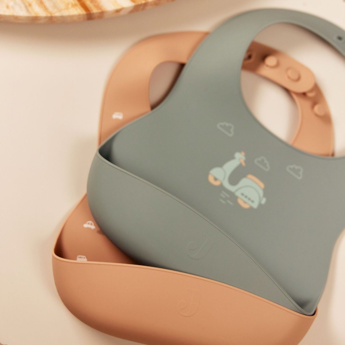 Lot de 2 bavoirs en silicone bleu, marron, JOLLEIN