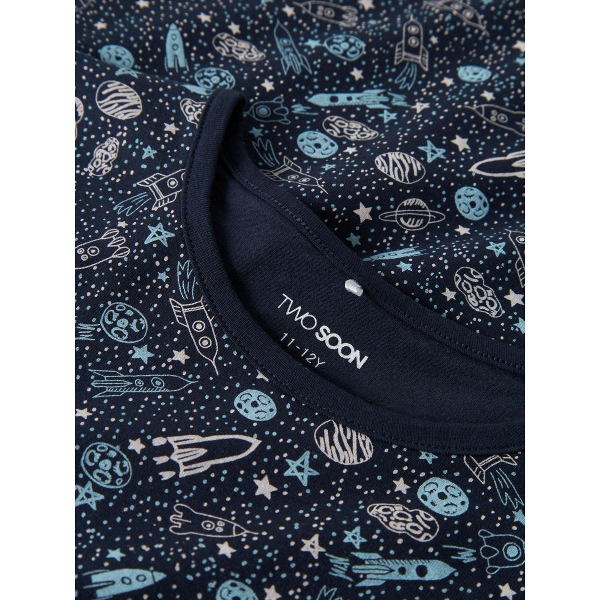 Pyjama navy blazer 1, TWO SOON