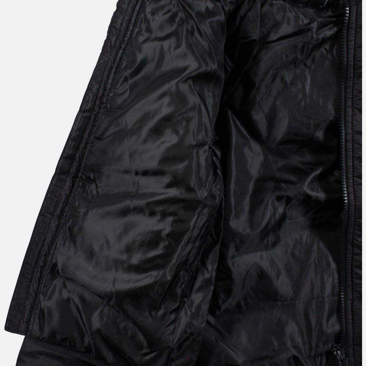 Manteau noir, ELLESSE