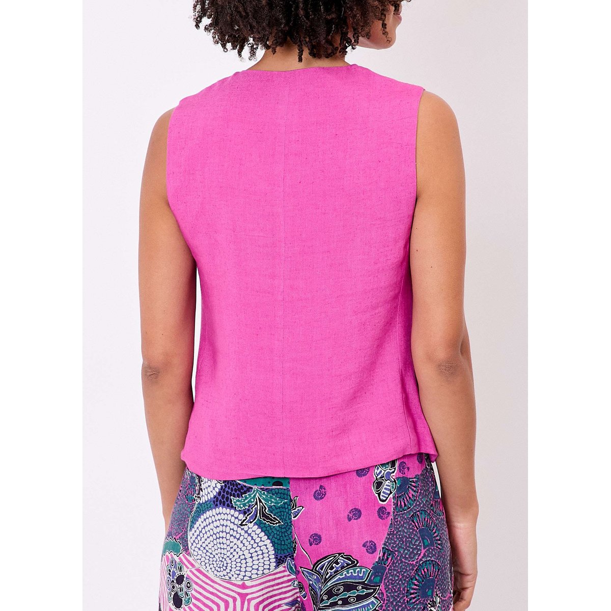 Gilet de costume fluide QUINGA rose dahlias, LA FIANCÉE