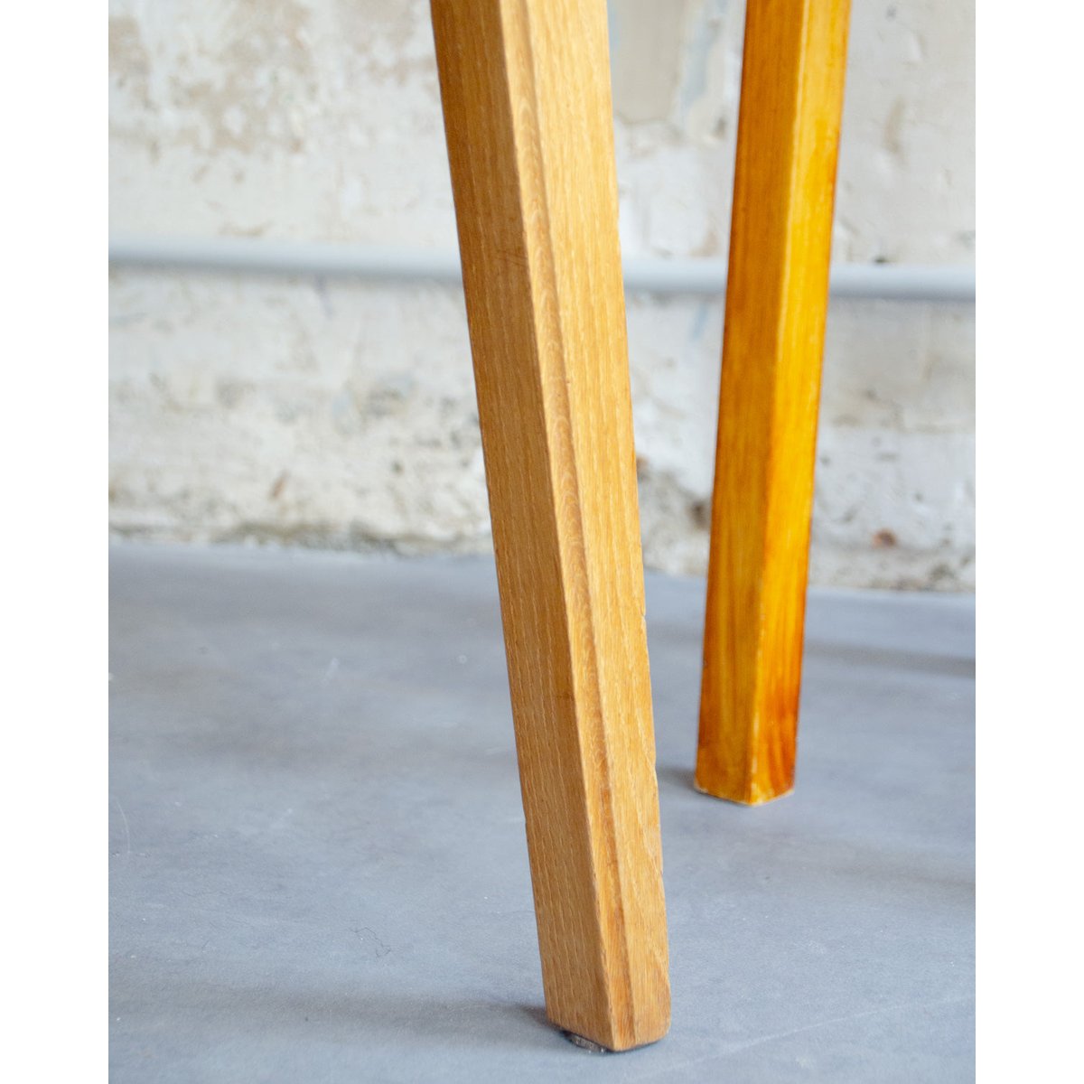 Paire de chaises en cuir camel Alma N°1535 - Bon état camel, DEBONGOUT