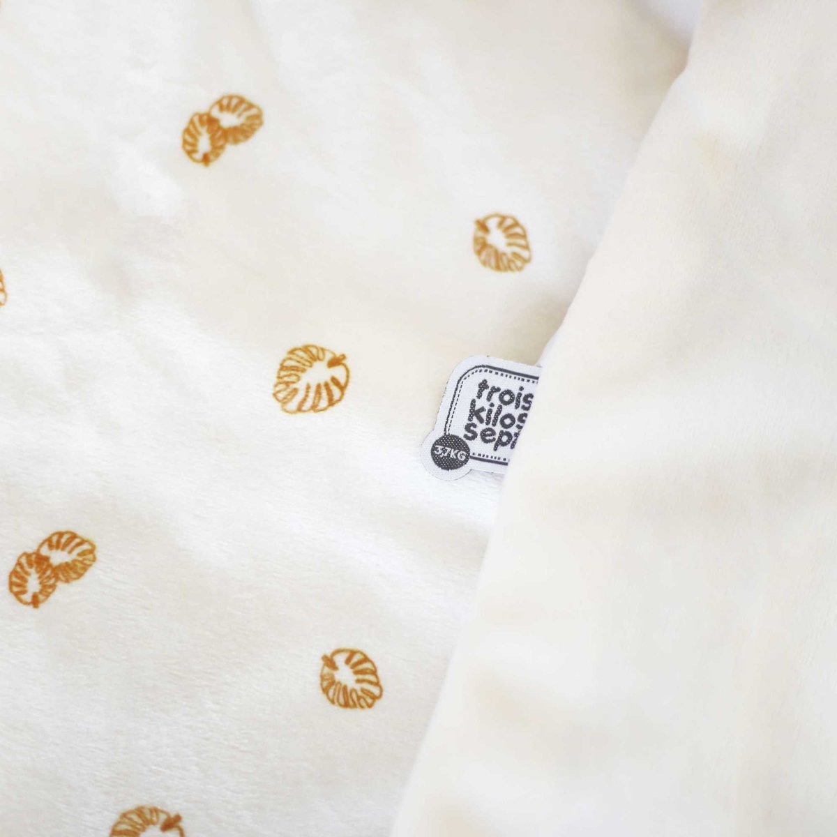Couverture velours Diplododo blanco, TROIS KILOS SEPT
